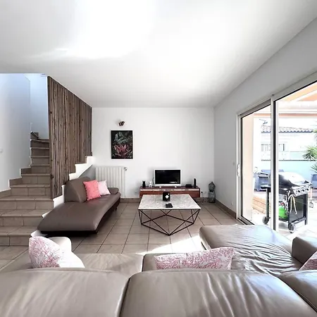 La Voile Avec Piscine 3 Le Grau-du-Roi